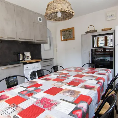 Gilbert Collet - 3 Pièces Pour 8 Personnes 44 Appartement